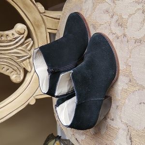 Soho Cobbler suede booties